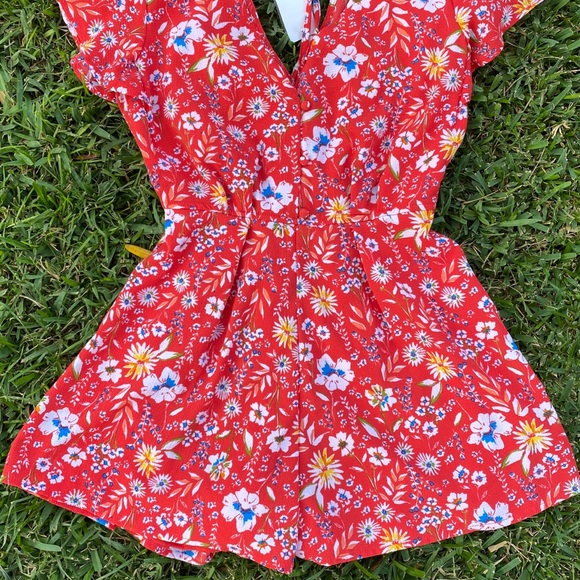 Charlotte Russe red flowery romper - Picture 2 of 4